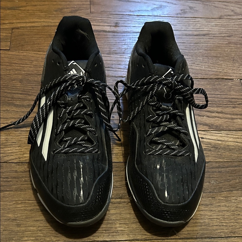 Adidas Men's PowerAlley 3 low baseball turf shoe in black and white size 9 1/2